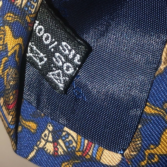 Salvatore Ferragamo Necktie - Picture 7 of 8